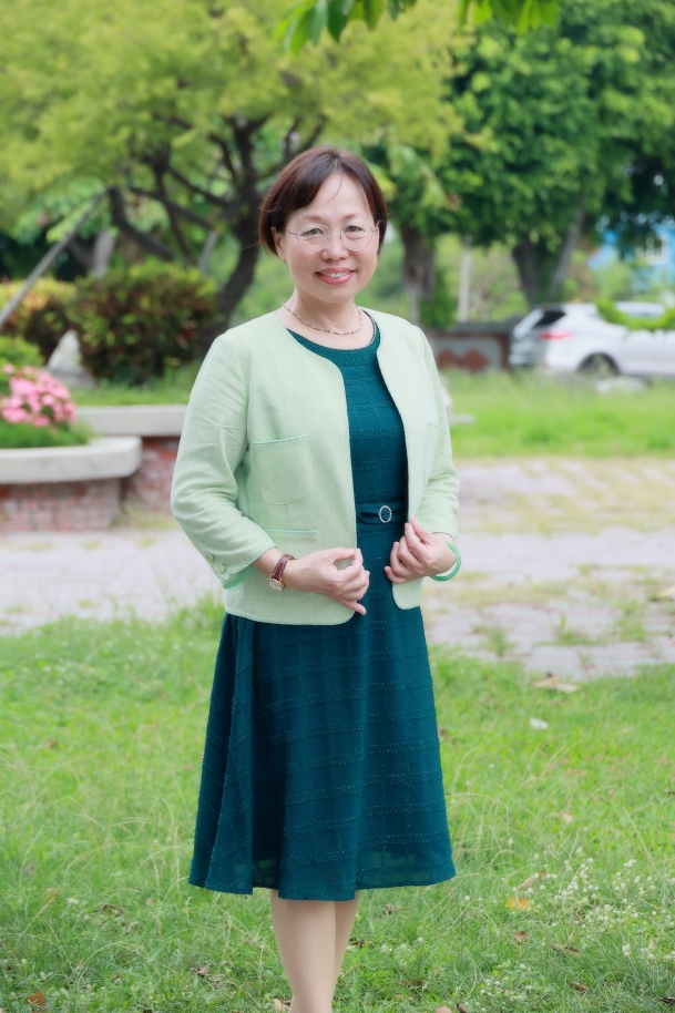 現任校長陳素萍
